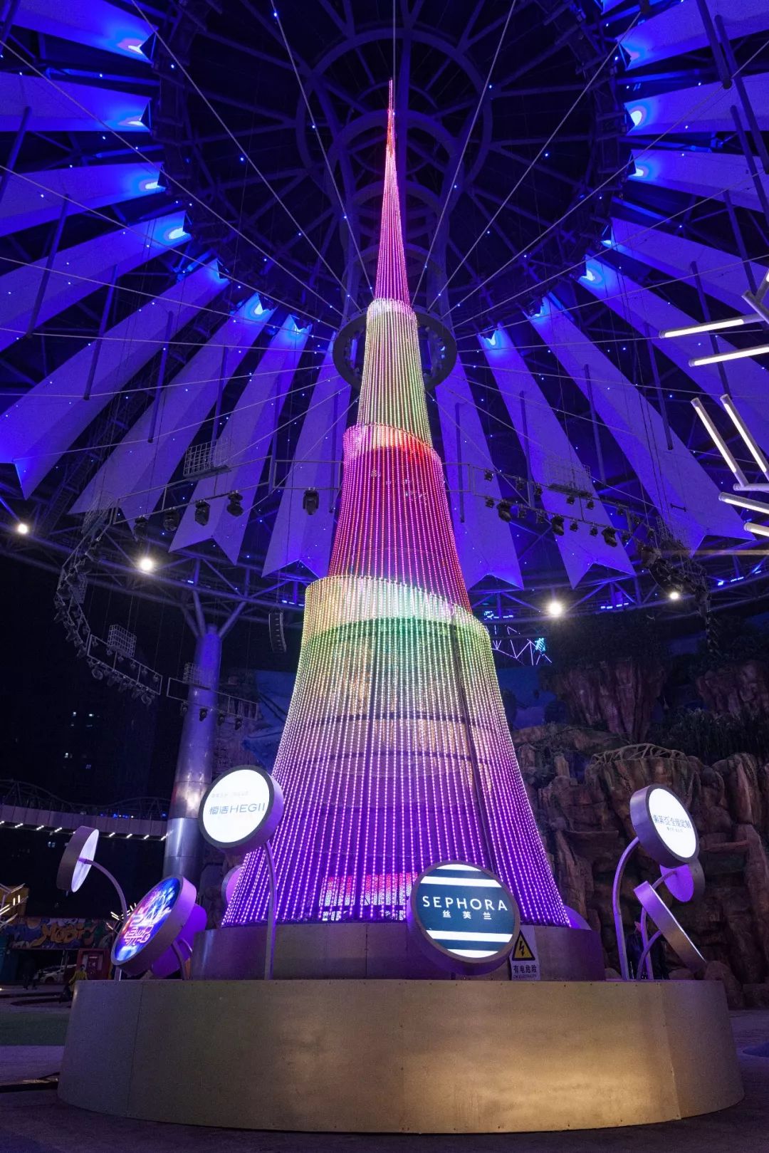 55万㎡灯光秀！全城一起蹦到2019！太嗨了！