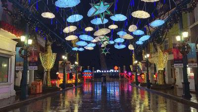 上海欢乐谷嗨翻了！50万㎡华灯齐放、圣诞市集、狂欢盛典，还能与偶像零距离接触……