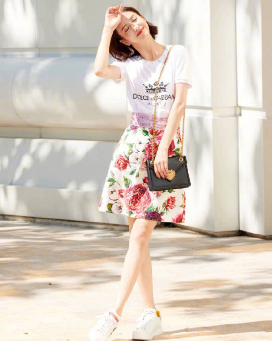 佟丽娅机场最近穿搭,佟丽娅的穿搭很时尚