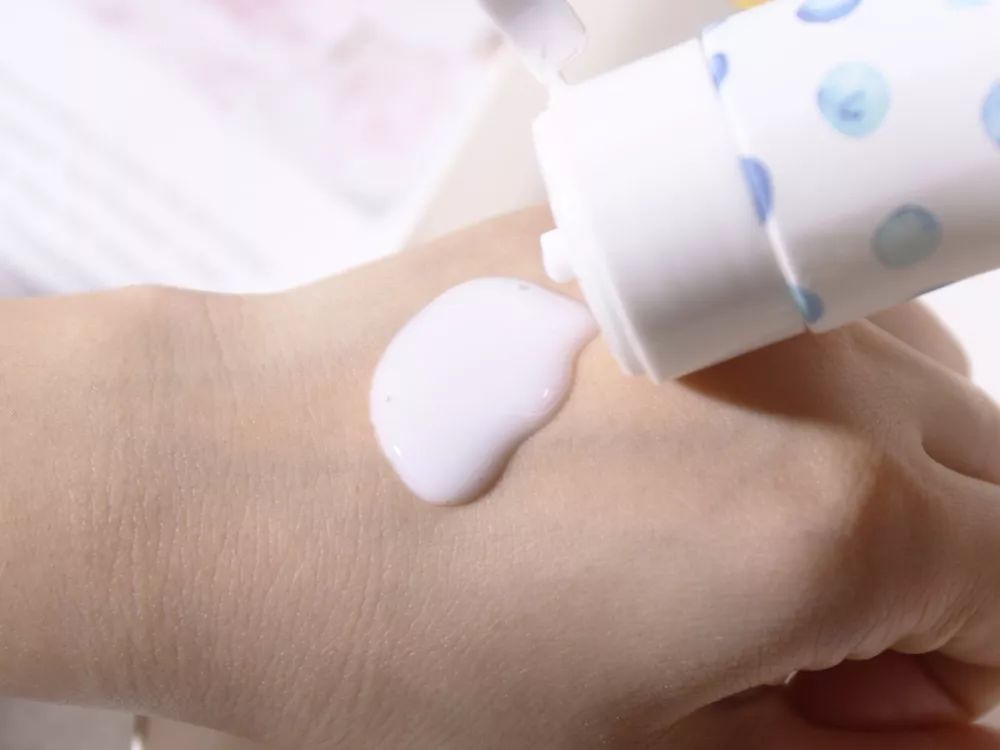 雷叔有货丨日本妹子用酸奶敷脸?效果竟然比敷100片面膜还好!