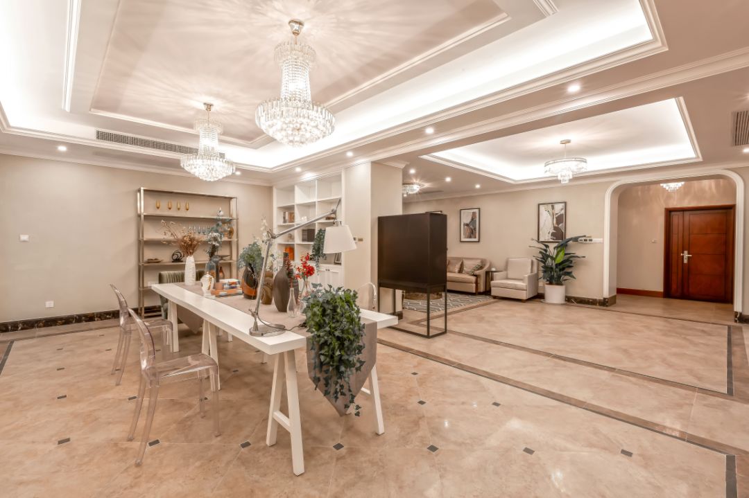 发现价格和首日开盘价格,笋盘为什么那么便宜