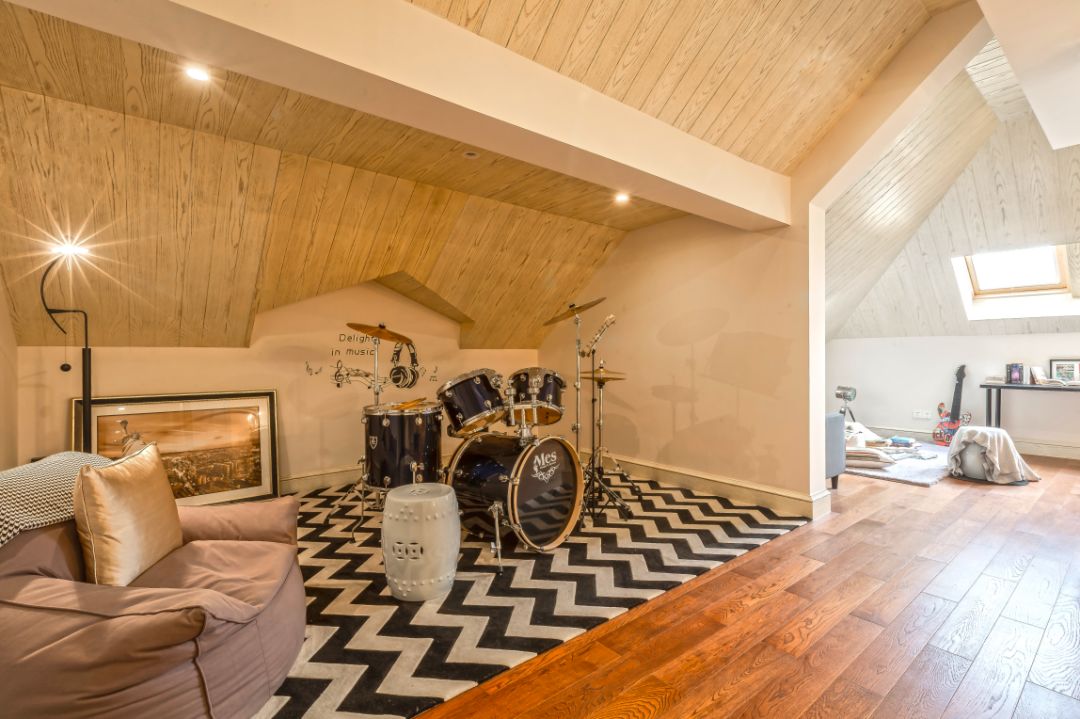 发现价格和首日开盘价格,笋盘为什么那么便宜