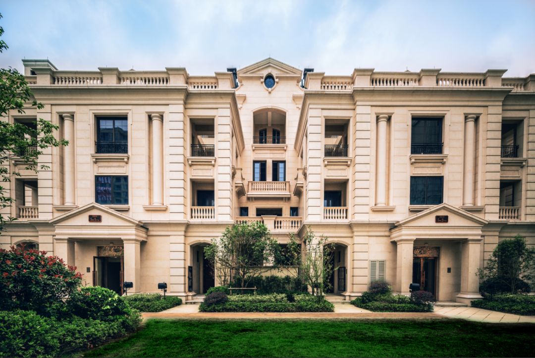 发现价格和首日开盘价格,笋盘为什么那么便宜