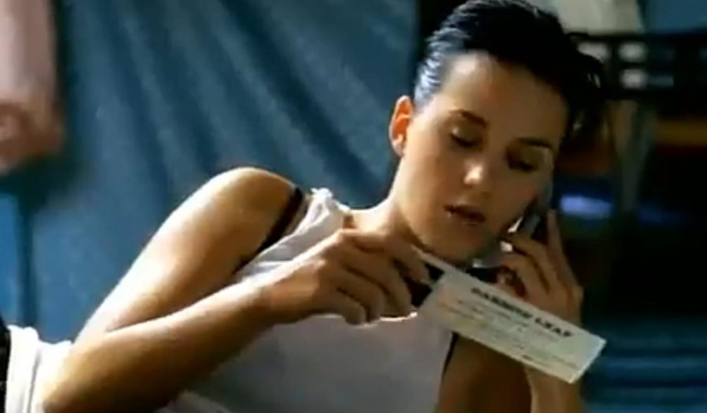 KatyPerry——《IkissedAGirl》曾经一度人们告诉你，说你是未来的主人翁