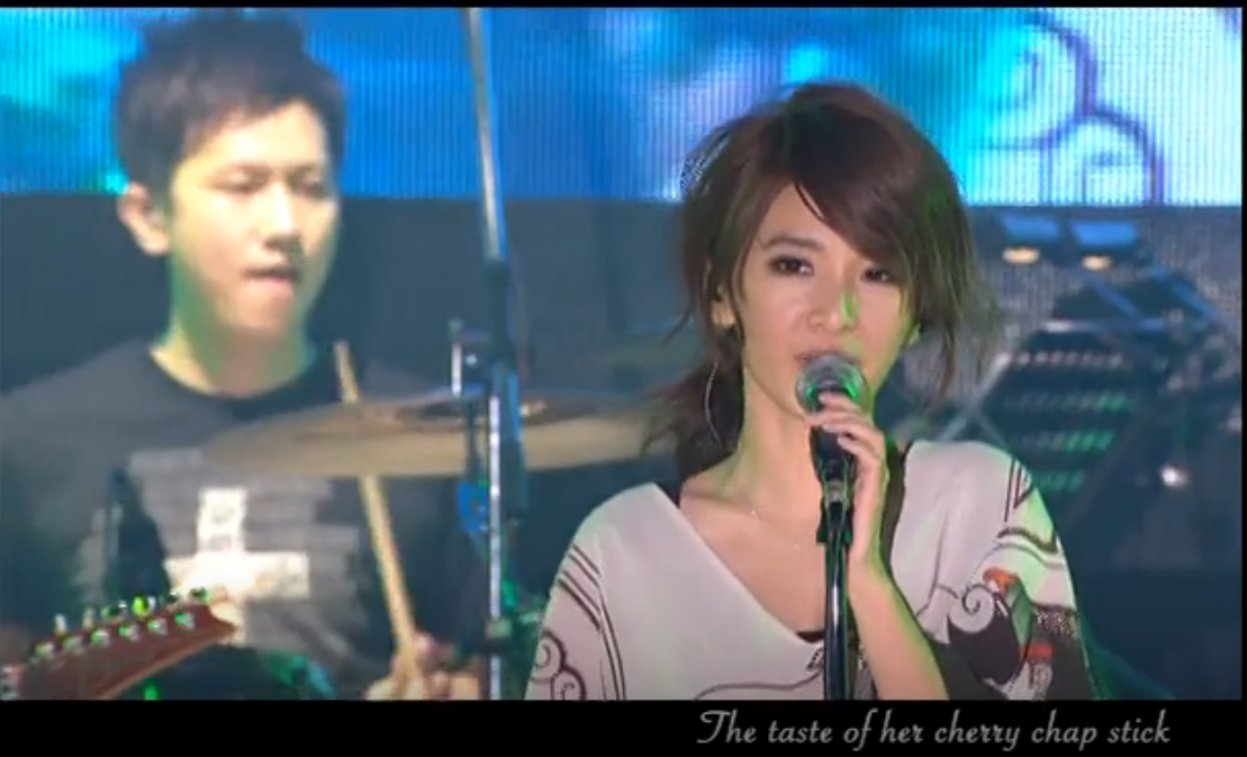 KatyPerry——《IkissedAGirl》曾经一度人们告诉你，说你是未来的主人翁