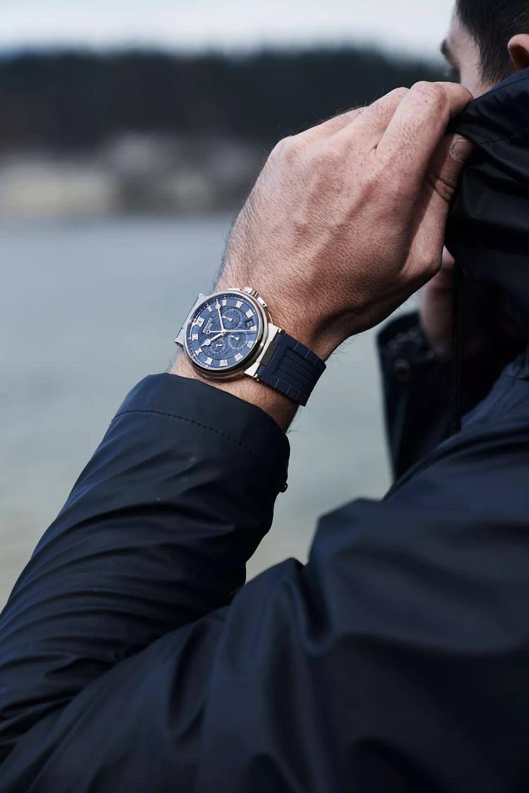 传奇时计再起航勾勒令你倾心的“绅士蓝”