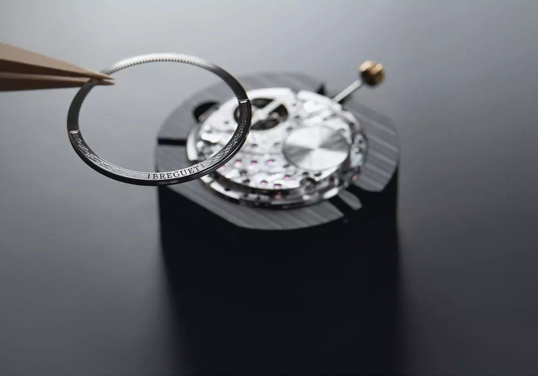 传奇时计再起航勾勒令你倾心的“绅士蓝”