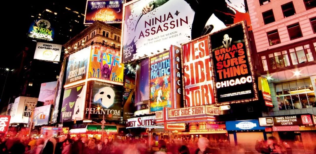 百老汇造梦，不如说梦想造就了百老汇