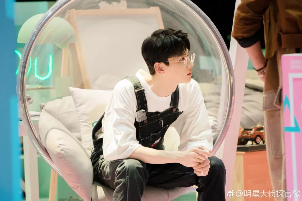 大侦探谭松韵 (谭松韵大侦探服装)