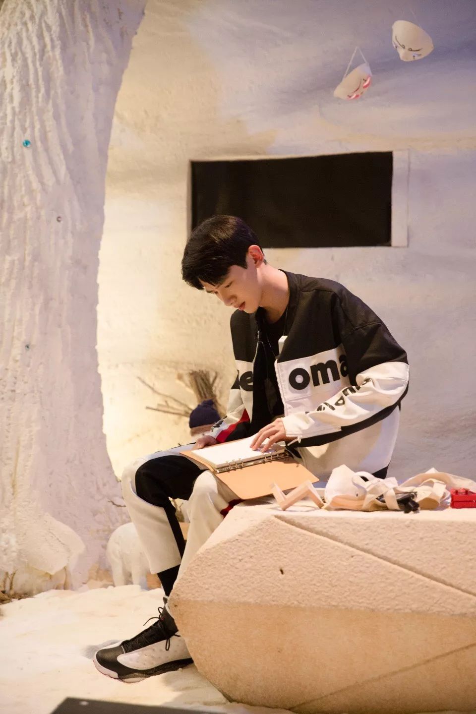 大侦探谭松韵 (谭松韵大侦探服装)