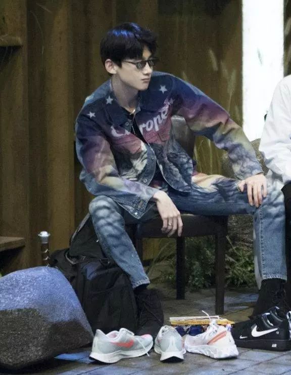 大侦探谭松韵 (谭松韵大侦探服装)