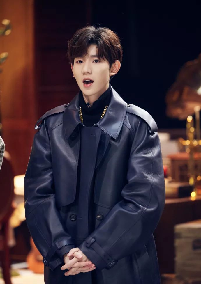 大侦探谭松韵 (谭松韵大侦探服装)