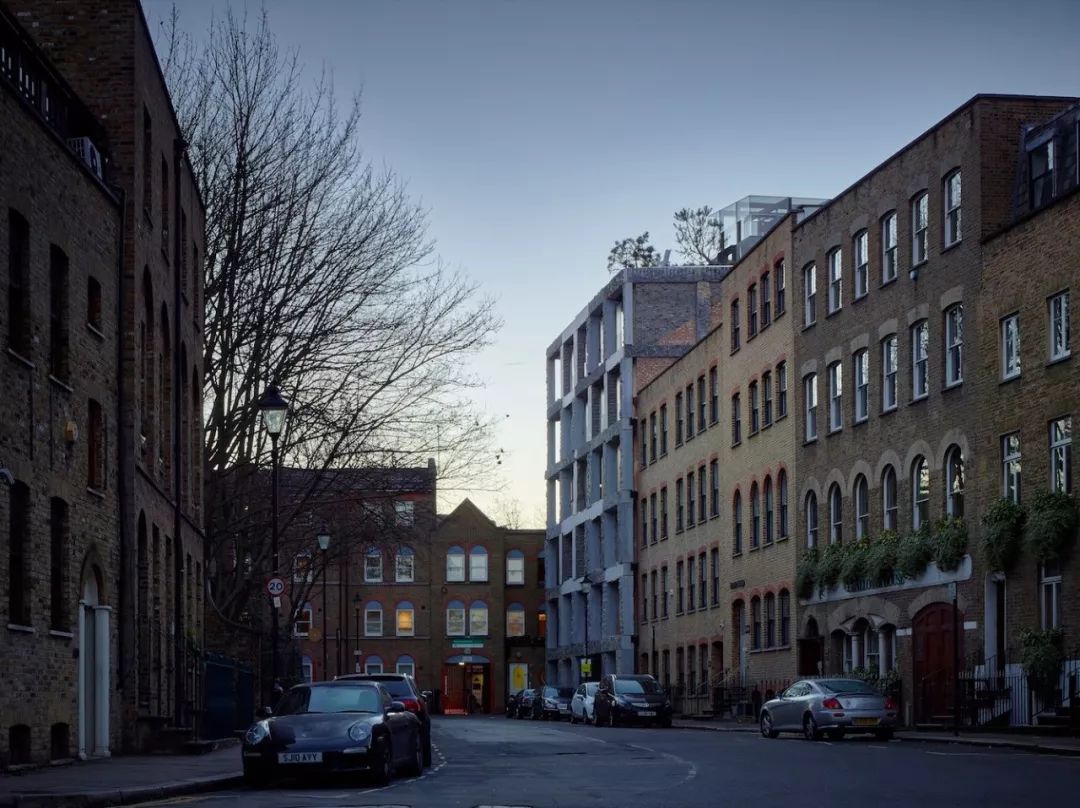 高端公寓烂尾楼,烂尾楼带来的惊喜