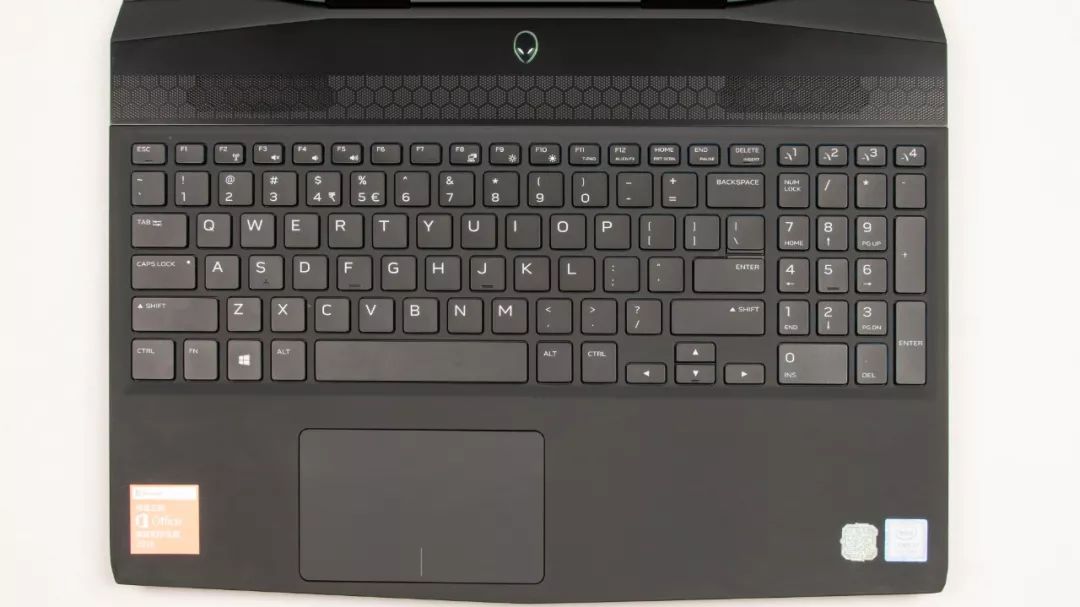 轻薄本游戏本哪个性价比高,聊一款风格大变样的轻薄游戏本