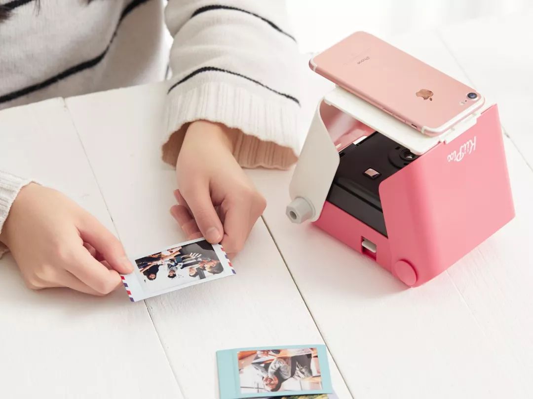 神奇的技术照片可以通过手机打印,老外手机扫码打印照片的机器