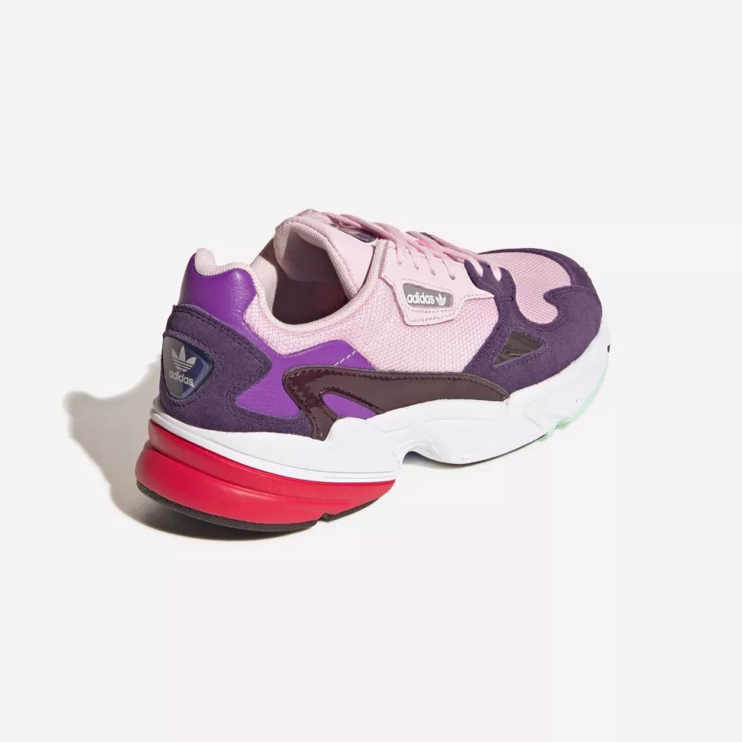 今年流行的小粉鞋,今年流行小粉鞋