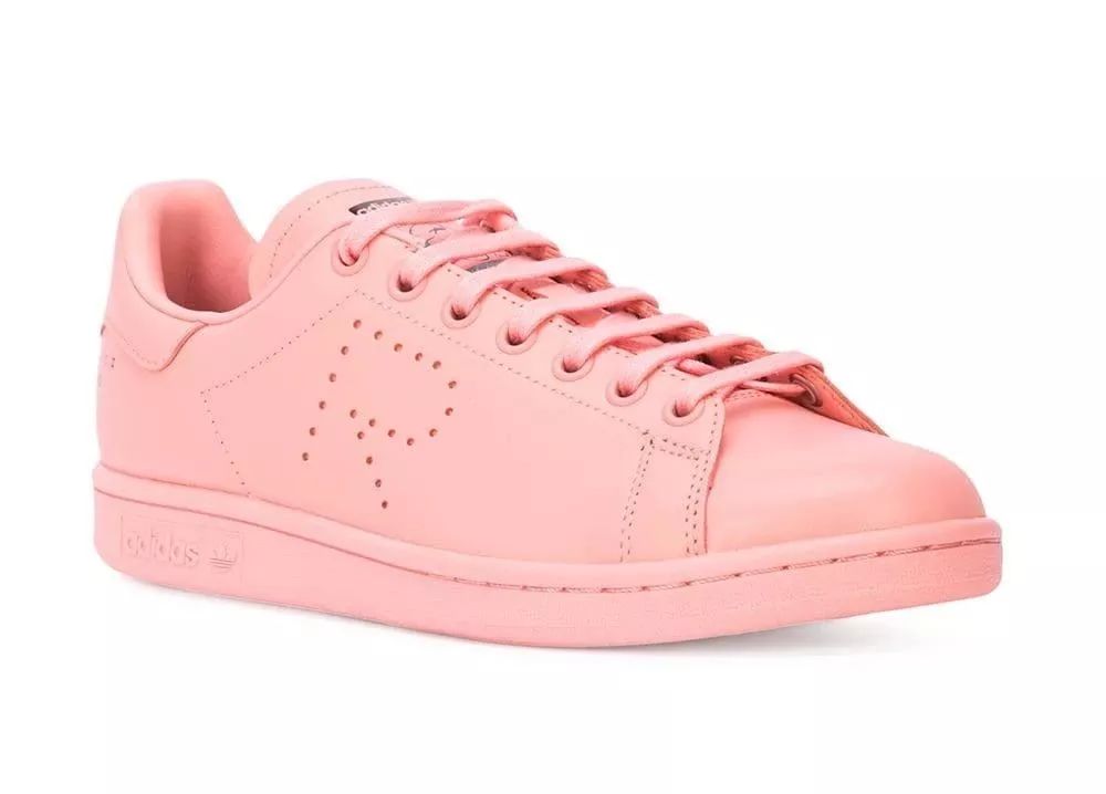 今年流行的小粉鞋,今年流行小粉鞋