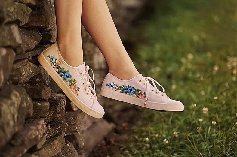 今年流行的小粉鞋,今年流行小粉鞋