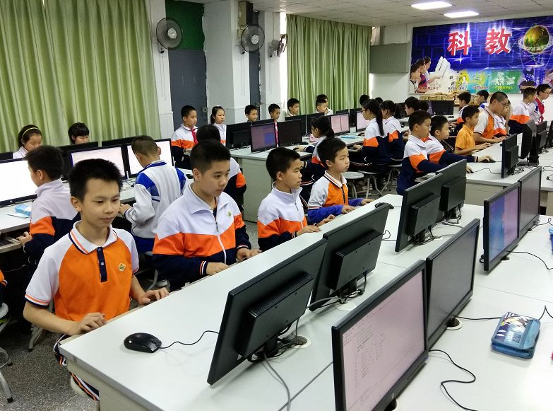 42年历史！西约这所小学用信息学撬动发展，加速崛起！