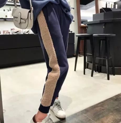 回家之后别无聊！“加绒卫衣+运动裤”看了就心动，图五专属冬天