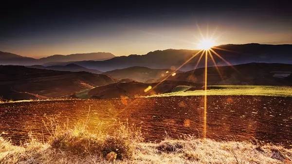 5月东川红土地旅游攻略,旅行记五彩斑斓的东川红土地