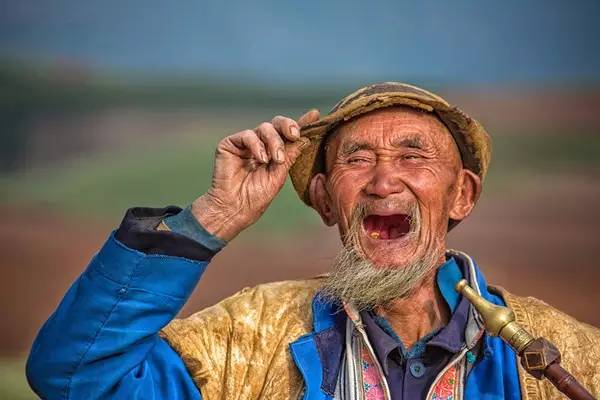 5月东川红土地旅游攻略,旅行记五彩斑斓的东川红土地