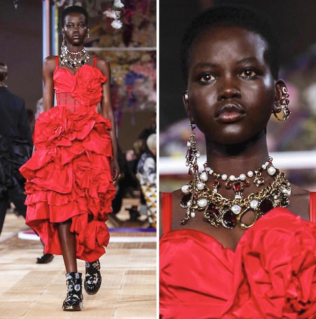 来自非洲贫民窟的18岁丑姑娘，却逆袭成为2018年度最佳超模！