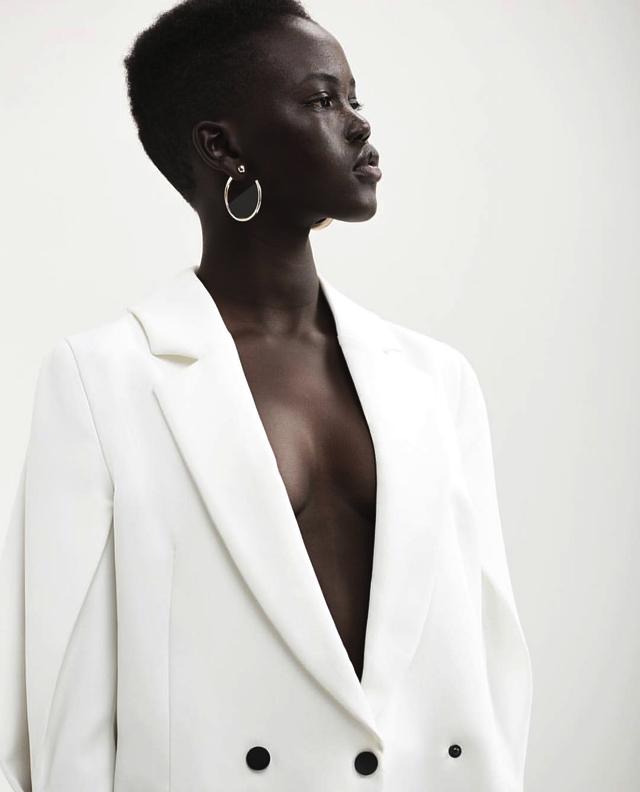 来自非洲贫民窟的18岁丑姑娘，却逆袭成为2018年度最佳超模！