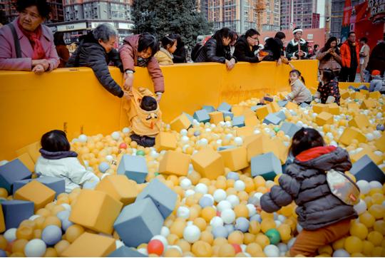 长虹国际广场“奇幻森林奇遇记”来袭现场人气爆！爆！爆！