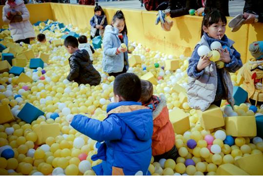 长虹国际广场“奇幻森林奇遇记”来袭现场人气爆！爆！爆！