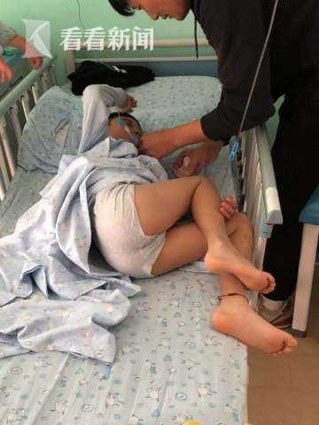 上海一小区男孩被砸身亡,上海一酒店大门砸伤男童