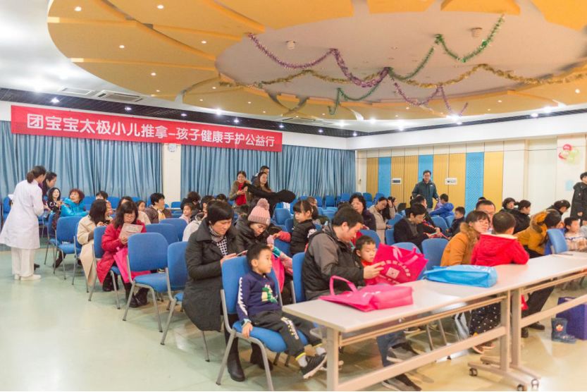 鑹鸿矾鑺姵鐩存挱,澶瀬鎺ㄦ嬁鍎跨