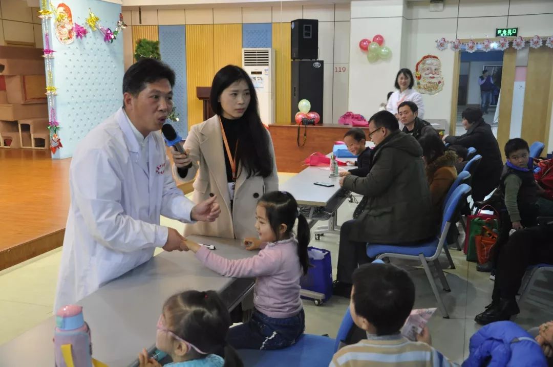 鑹鸿矾鑺姵鐩存挱,澶瀬鎺ㄦ嬁鍎跨