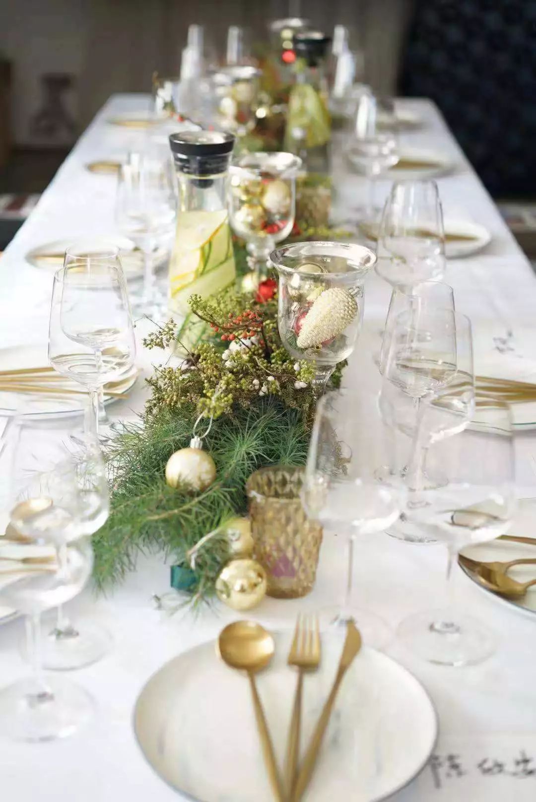 澳洲这杯暖冬的美酒里,可以闻到桉树叶的夏天味道