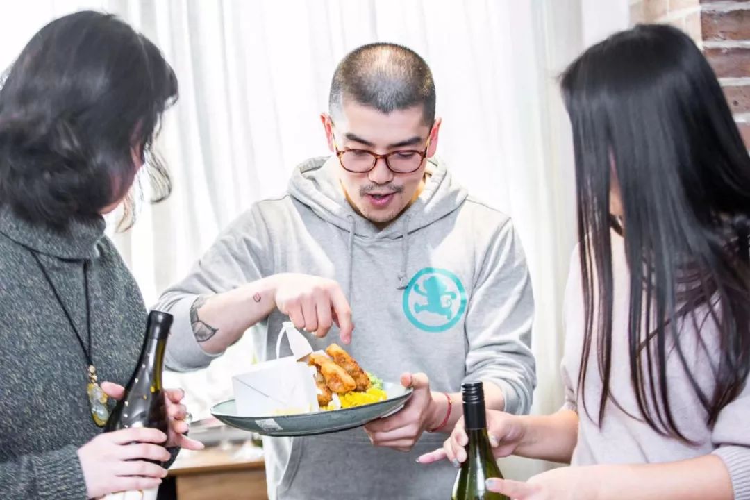 澳洲这杯暖冬的美酒里,可以闻到桉树叶的夏天味道