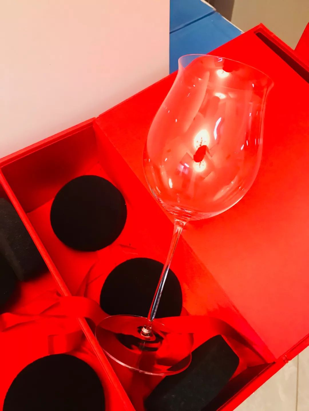 澳洲这杯暖冬的美酒里,可以闻到桉树叶的夏天味道