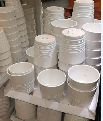 后有追兵前无去路,后有追兵围追堵截