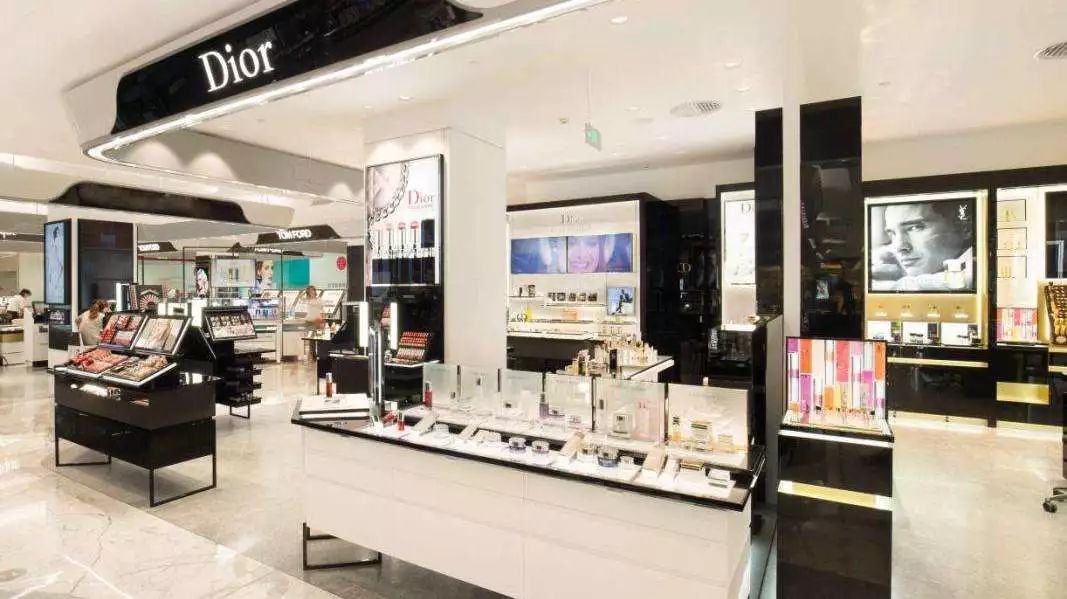 “暖心圣诞，有颜献礼”丨雅诗兰黛圣诞礼盒、Dior香水套装、DHC唇膏免费送！一场美妆风暴正在来袭！