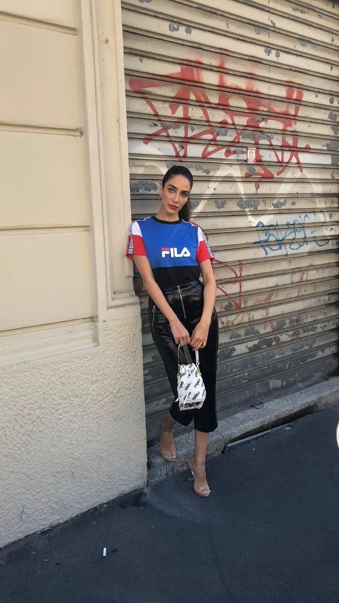 fila运动衣怎么搭配,fila高级时装