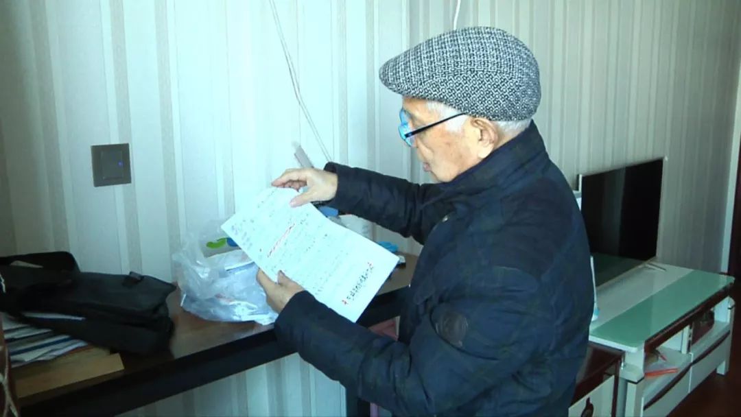 七旬老人竟然是“微信达人”,他的朋友圈很赞……