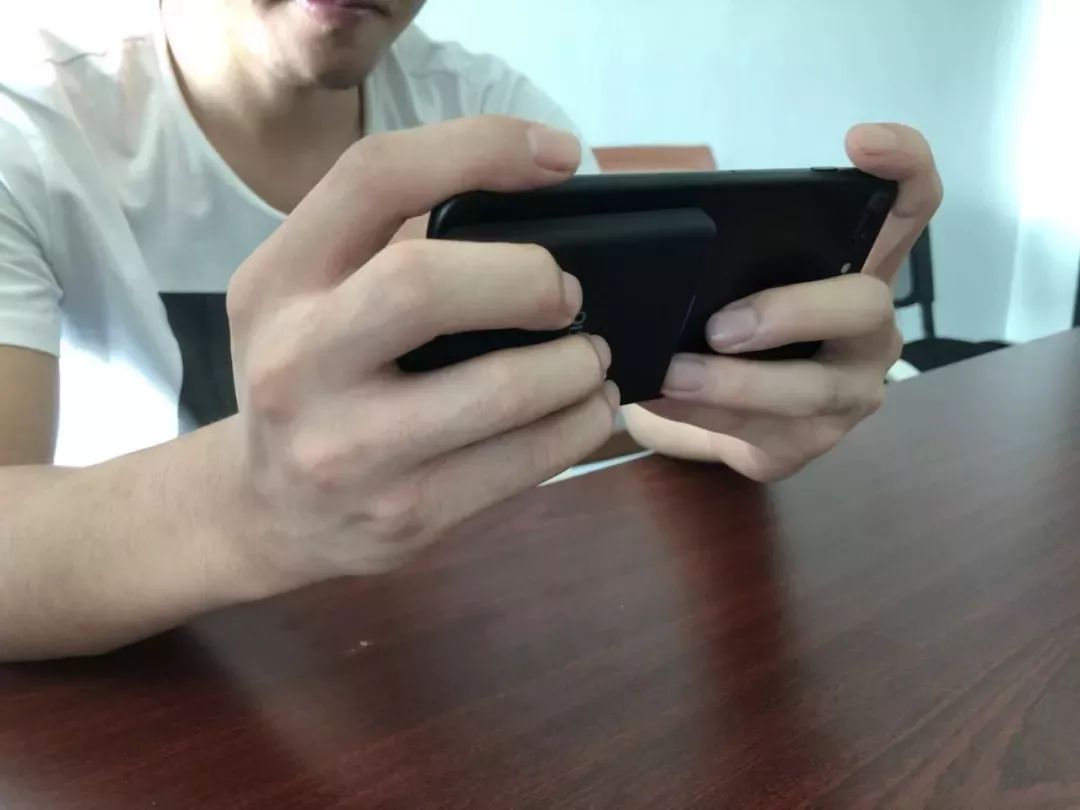 一插就来电,超薄体验简直不要太爽!