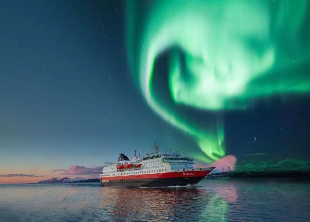 极光是上帝送给秋波吗,极光是上帝的烟火