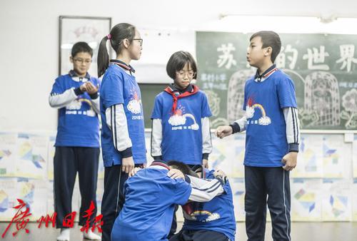 客村小学版“演员的诞生”：你是谁？世界从哪里来？