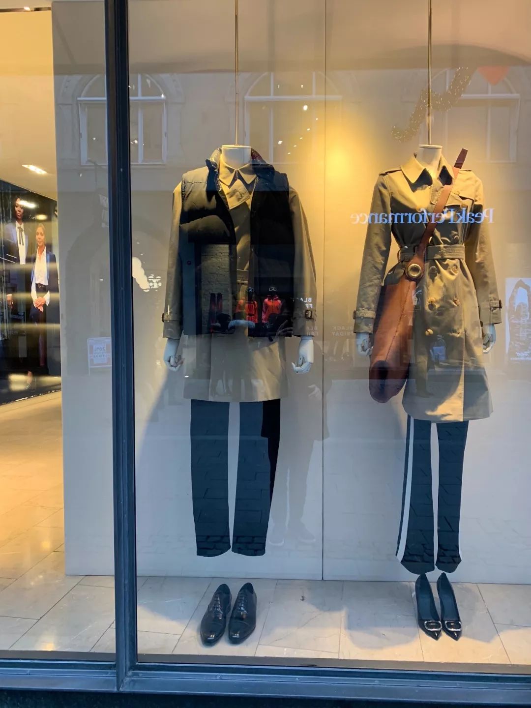 小雀斑衣服,小雀斑穿的大衣