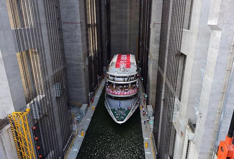 今天，毛主席诞辰126周年，铭记！