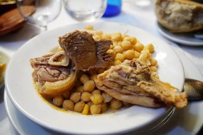 这座城市文艺到骨子里,只当它是西班牙之旅中转站未免太可惜