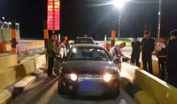 毒贩购买大规模杀伤性武器,毒贩贩卖军火