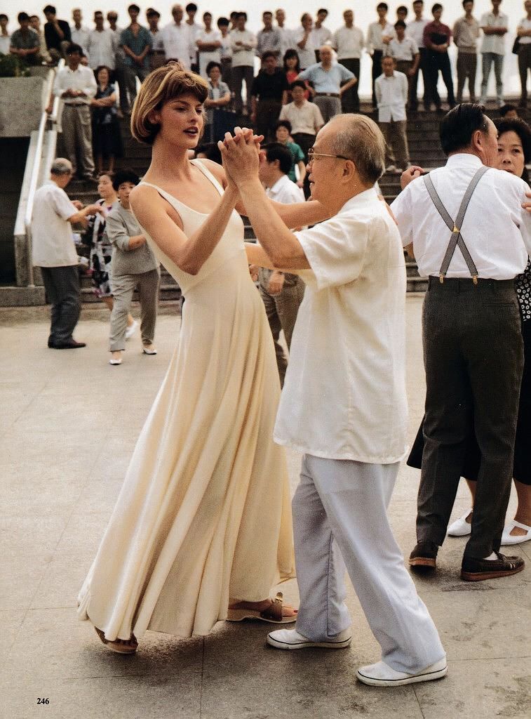 dg新一轮奇葩广告,dg新广告视频大全