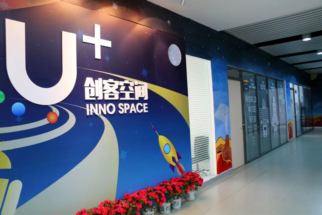 改革开放40周年图片展进行巡展,改革开放40周年南京图片展现场