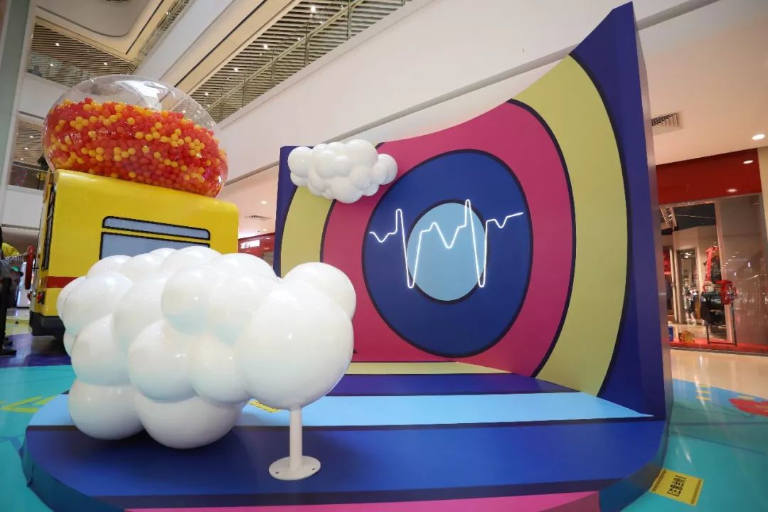 交互艺术展！地铁主题巨型扭蛋机！欢乐小丑团……新晋潮酷打卡圣地来袭